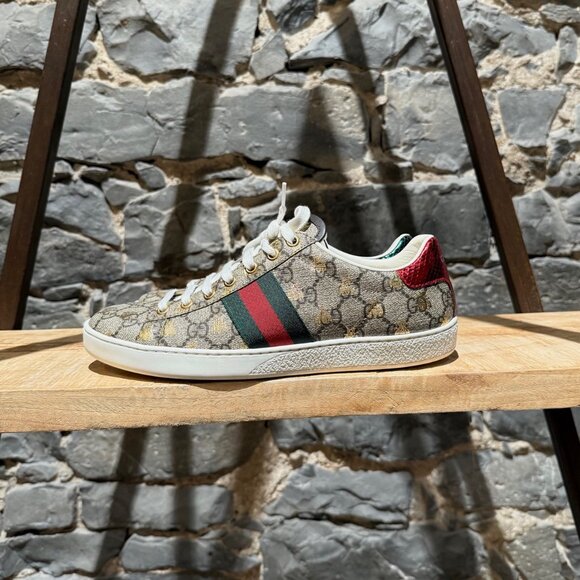 Gucci Bee Print GG Supreme Ace Low-top Sneakers - Picture 5 of 11